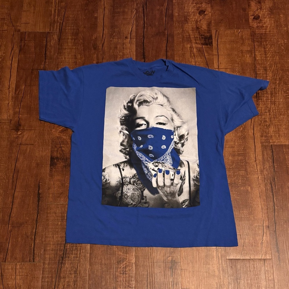 Graphic Blue T-Shirt with Marylin Monroe 
Bandana Design xl by Poison brand